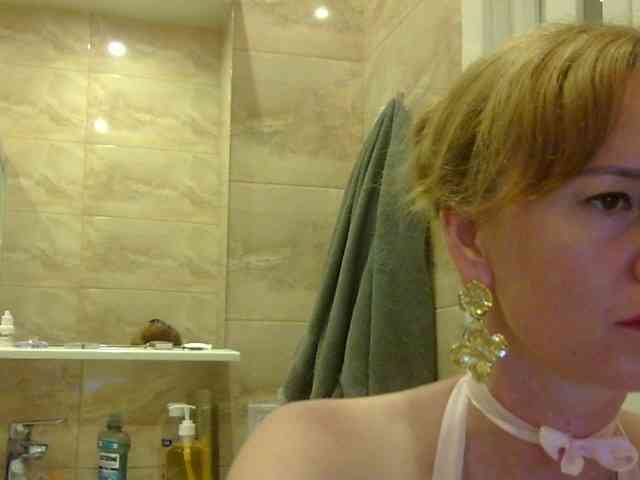 ErnaBernice webcam