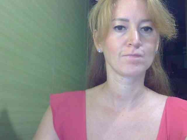 ErnaBernice webcam