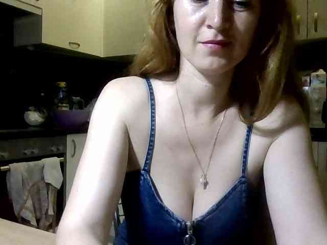 ErnaBernice webcam