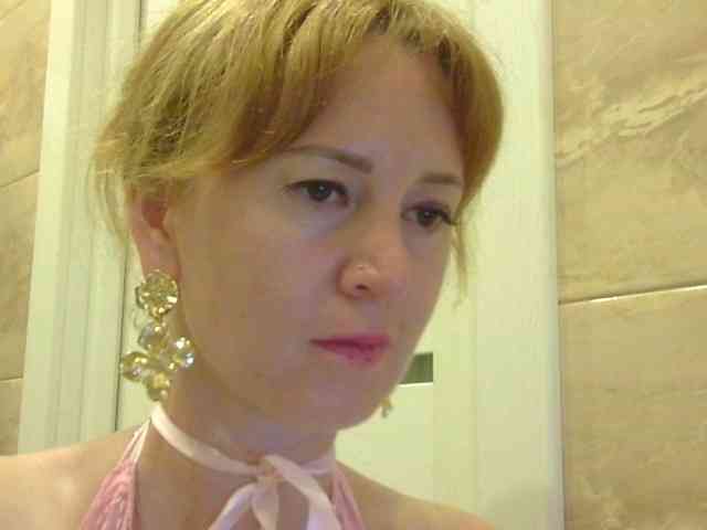 ErnaBernice webcam