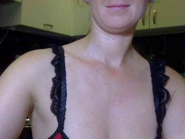 ErnaBernice webcam