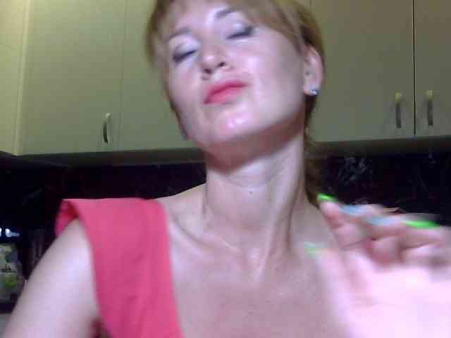 ErnaBernice webcam