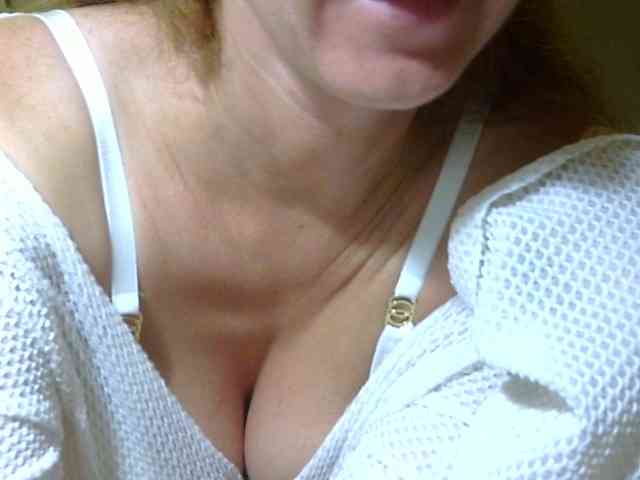 ErnaBernice webcam
