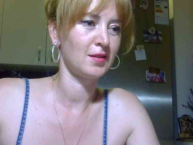 ErnaBernice webcam