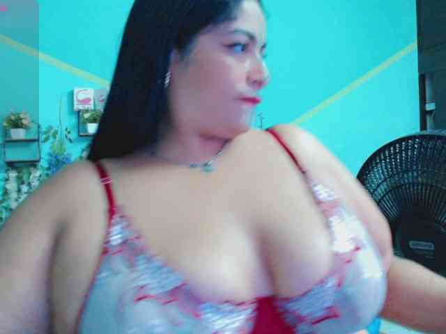 nickyribeiro webcam