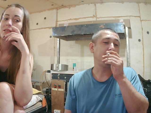 le modèle ParaPara1 est en webcam porno dans un show sur le site bongacams, il possède les tags suivants: White/Caucasian,Brunette,Shaved