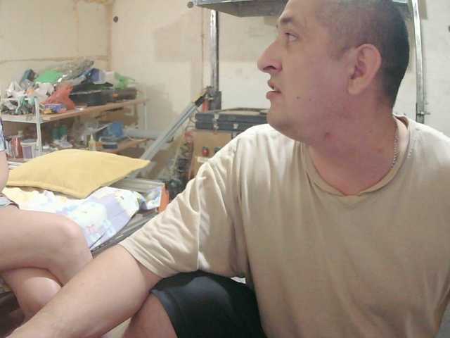 le modèle Paranormal101 est en webcam porno dans un show sur le site bongacams, il possède les tags suivants: White/Caucasian,Brunette,Shaved
