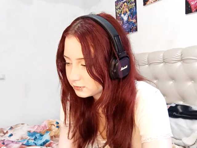 emoemily live cam on BongaCams