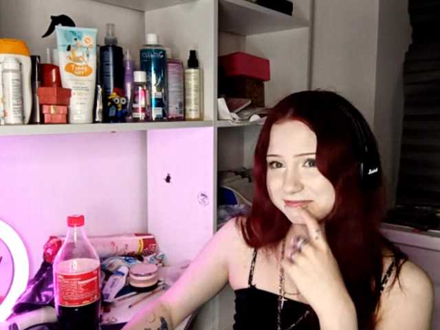 emoemily live cam on BongaCams