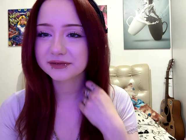 emoemily live cam on BongaCams