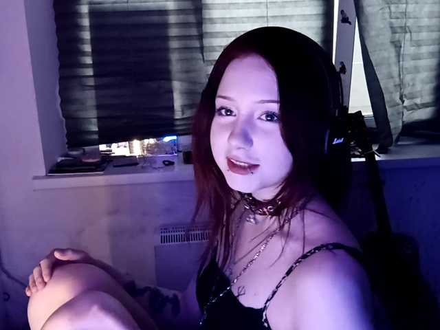 emoemily live cam on BongaCams