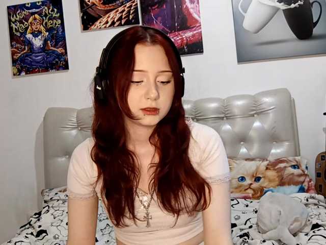 emoemily live webcam show