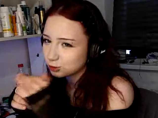 emoemily live cam on BongaCams