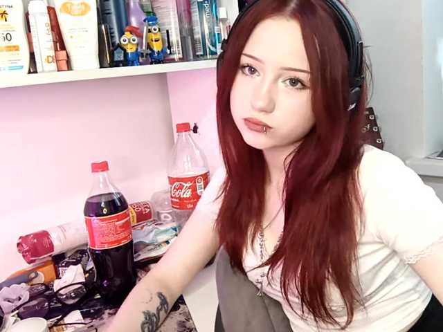 emoemily live cam on BongaCams