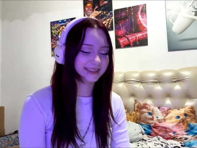 emoemily live cam on BongaCams