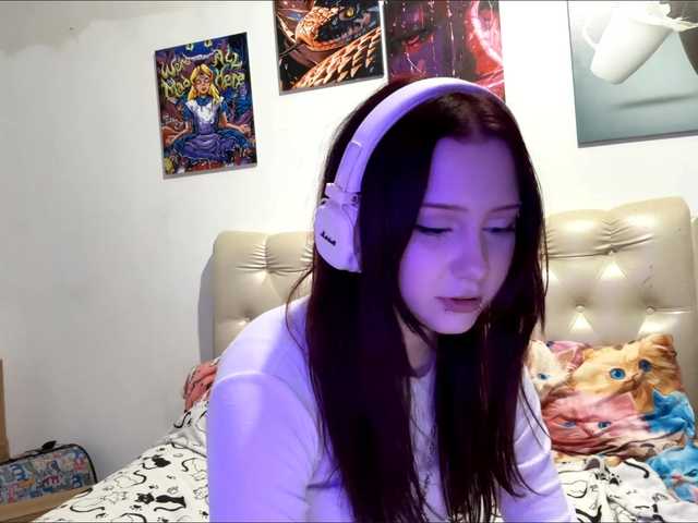 emoemily live cam on BongaCams
