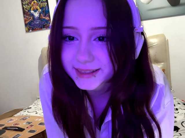 emoemily live cam on BongaCams