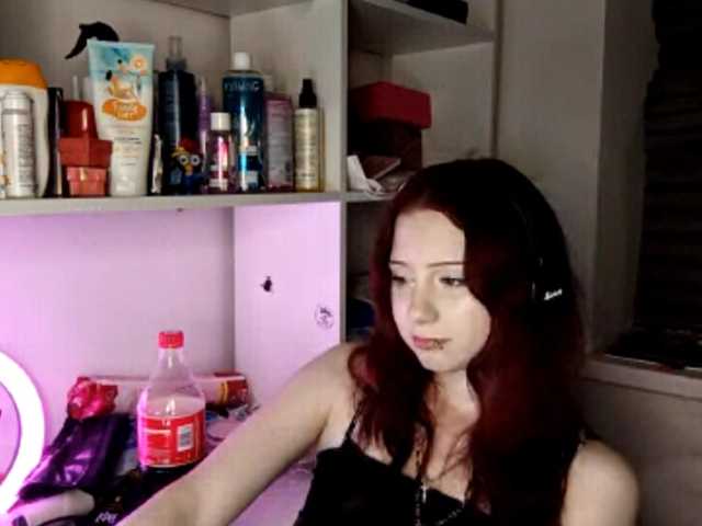 emoemily live cam on BongaCams