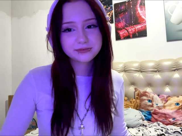 emoemily live cam on BongaCams
