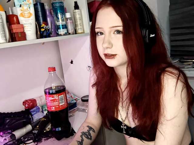 emoemily live cam on BongaCams