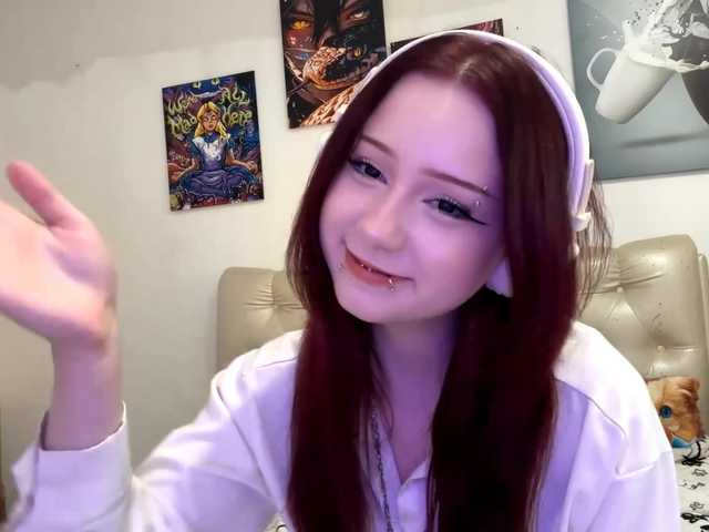 emoemily live cam on BongaCams