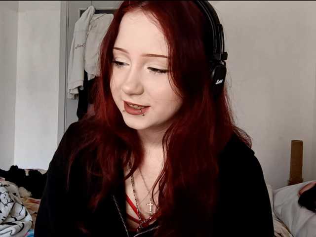 emoemily live cam on BongaCams