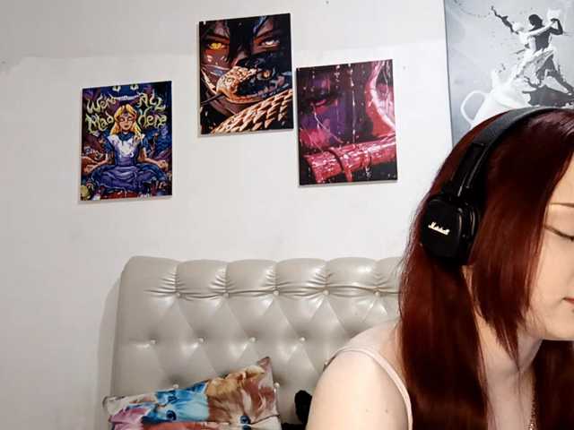 emoemily live cam on BongaCams