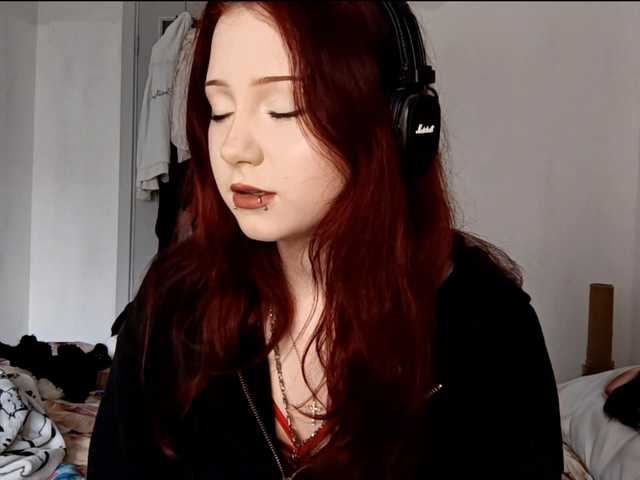 emoemily live cam on BongaCams