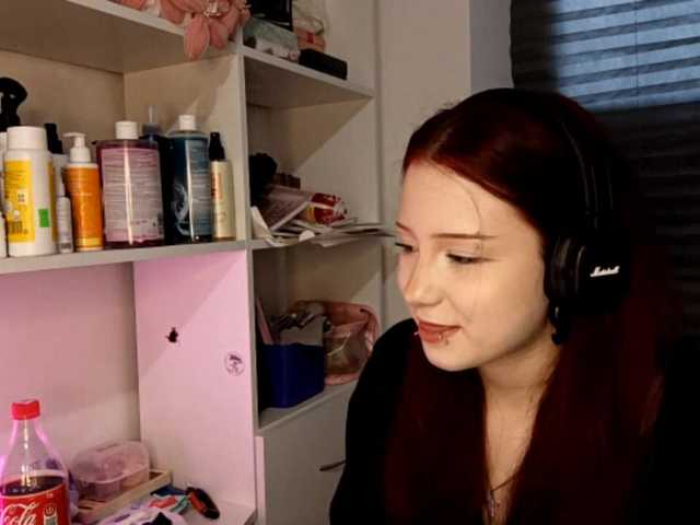 emoemily live cam on BongaCams