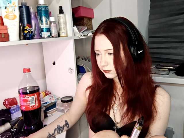 emoemily live cam on BongaCams