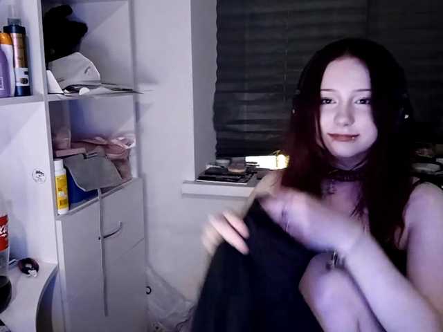 emoemily live cam on BongaCams