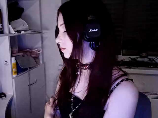 emoemily live cam on BongaCams