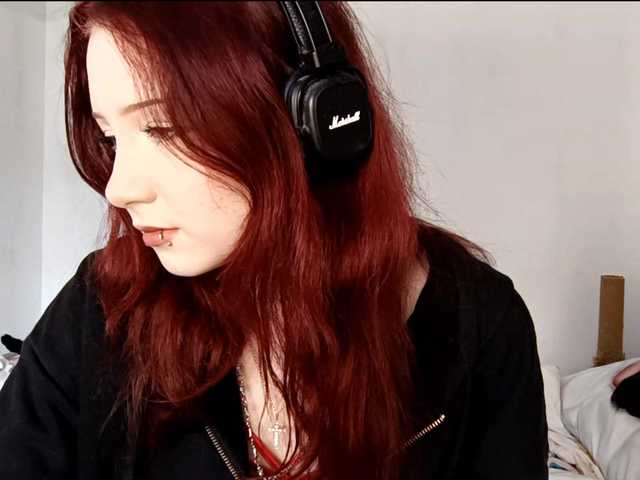 emoemily live cam on BongaCams