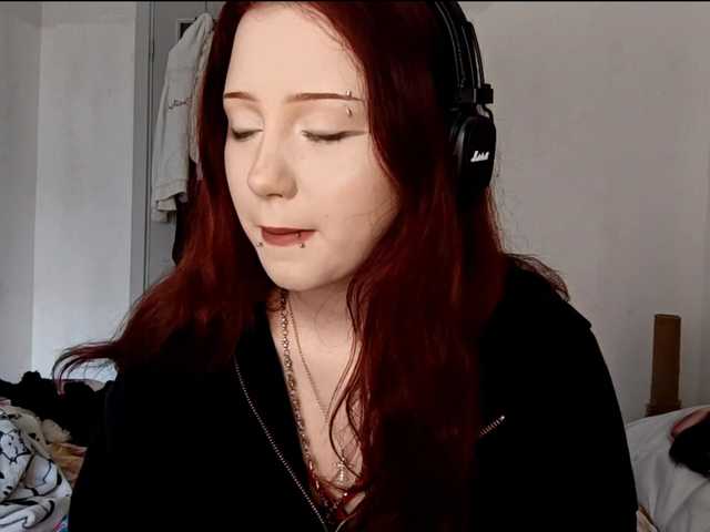 emoemily live cam on BongaCams