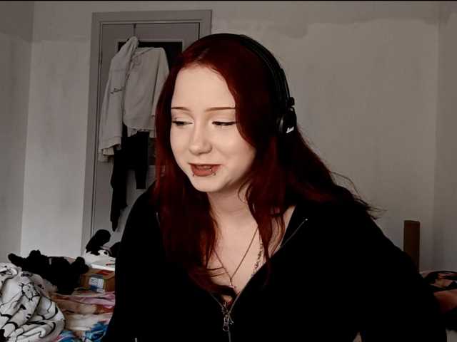 emoemily live cam on BongaCams