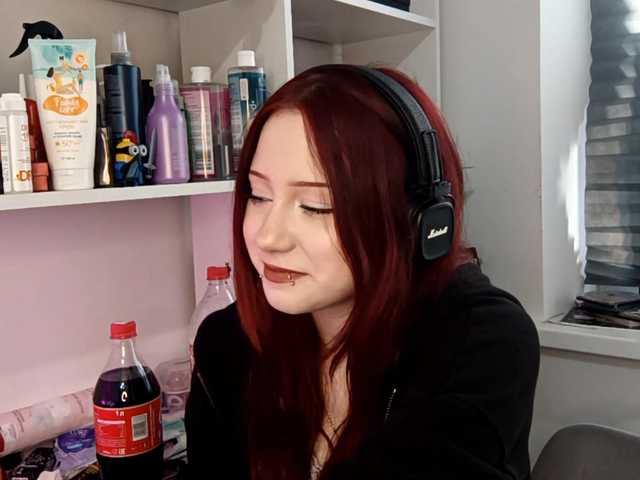 emoemily live cam on BongaCams