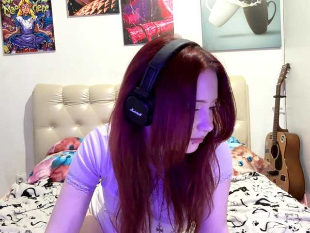 emoemily live cam on BongaCams