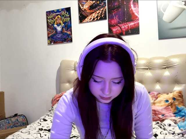 emoemily live cam on BongaCams