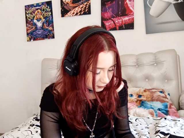 emoemily live cam on BongaCams