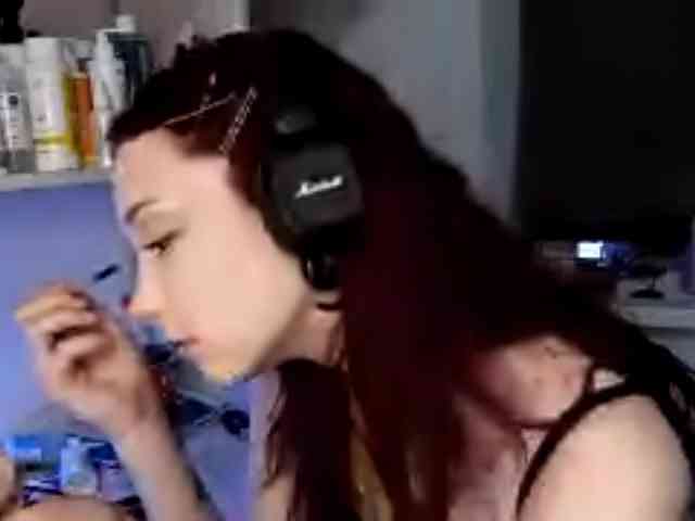 emoemily webcam