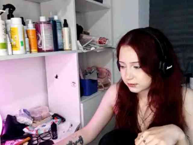 nude web chat Emoemily