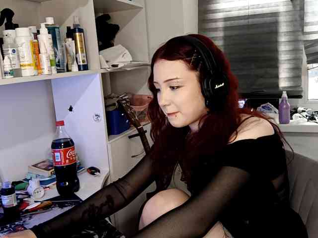 emoemily webcam