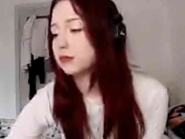 emoemily webcam