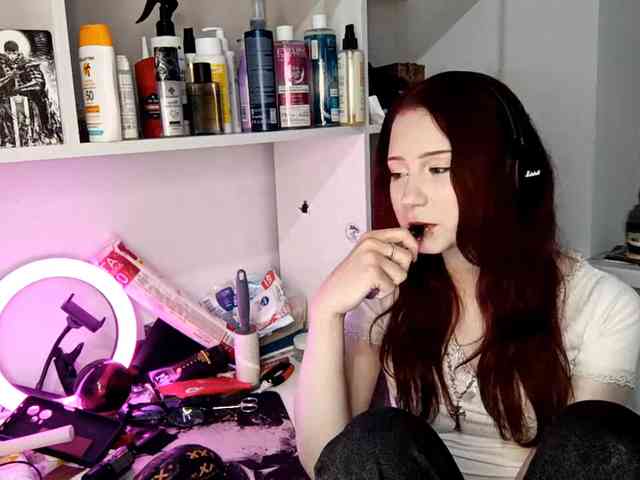 emoemily webcam
