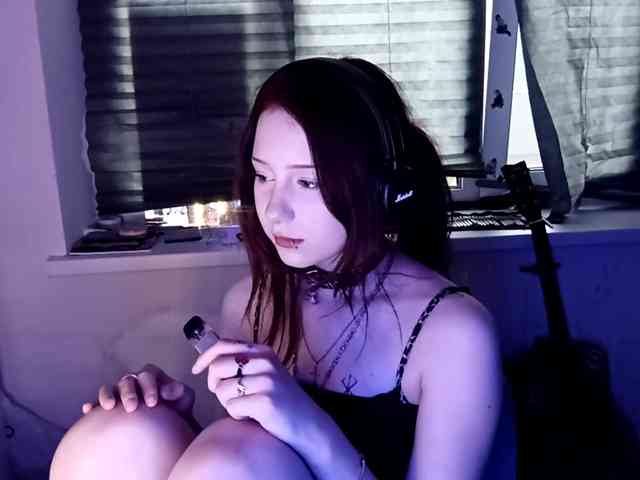 emoemily webcam