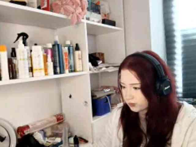 emoemily webcam