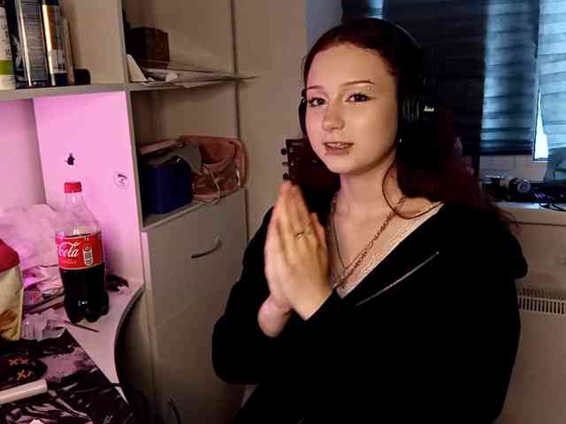 emoemily webcam