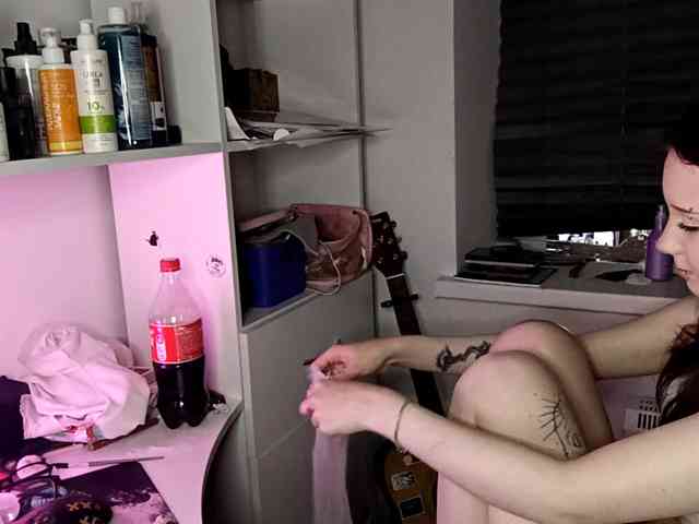 emoemily webcam