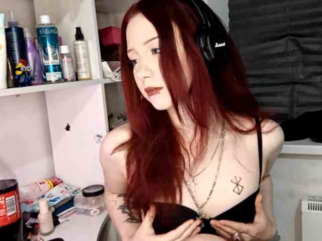 emoemily webcam