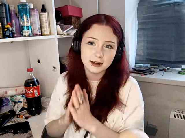 emoemily webcam